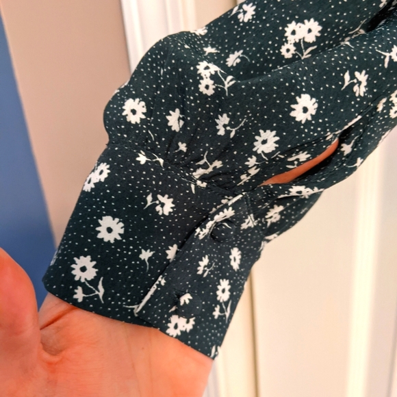 Kittenish Floral Crop Emerald Green Blouse XS - Picture 11 of 15